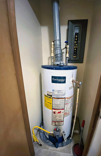 https://maylandshotwater.com.au/uploads/2025/06/gas-hot-water-system-40702.jpg