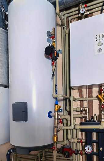 https://maylandshotwater.com.au/uploads/2025/06/hot-water-installs-34383.jpg