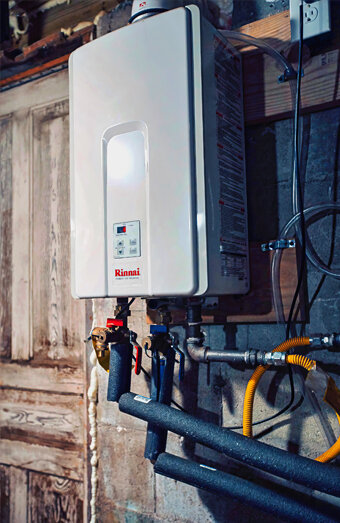 https://maylandshotwater.com.au/uploads/2025/06/hot-water-servicing-84983.jpg