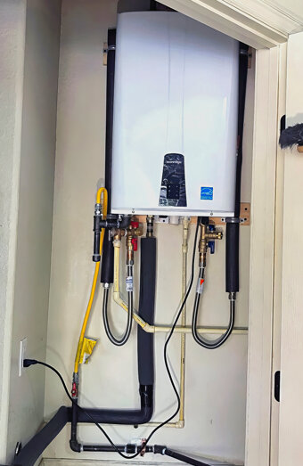 https://maylandshotwater.com.au/uploads/2025/06/instant-hot-water-systems-35536.jpg
