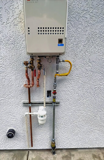 https://maylandshotwater.com.au/uploads/2025/06/thermostatic-water-systems-62598.jpg
